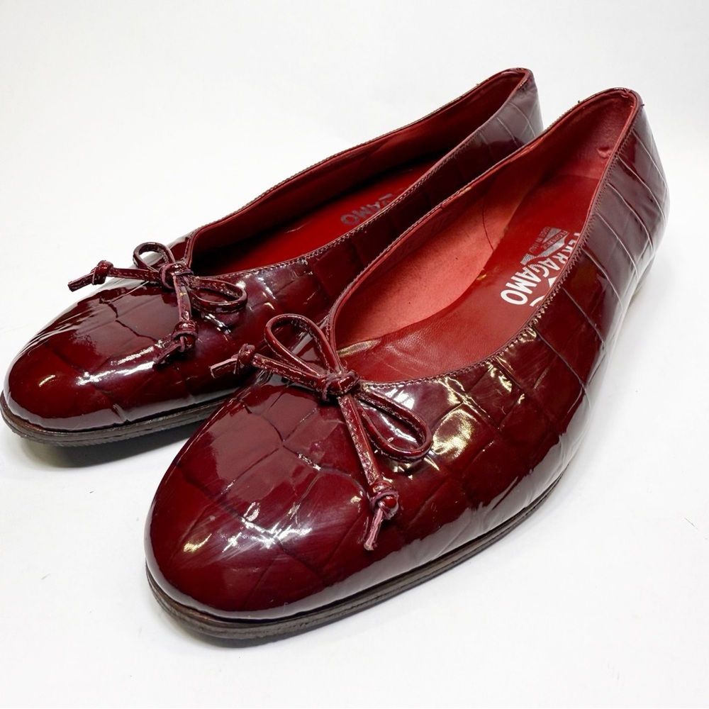 Salvatore Ferragamo Burgundy Patent Croc-Embossed Ballet bow Flats size 6.5B